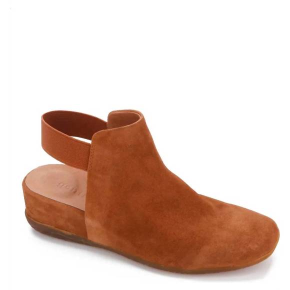 GENTLE SOULS Shoes - NEW GENTLE SOULS etsu wedge slingback in lugguge suede